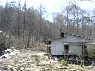 長野県菅平高原 ゆたか山荘 西側(坂上) 2026/04/03 13:30