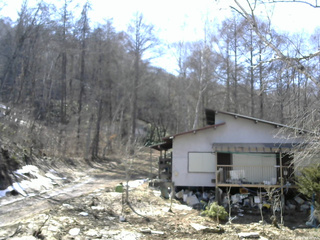 長野県菅平高原 ゆたか山荘 西側(坂上) 2026/04/03 14:00