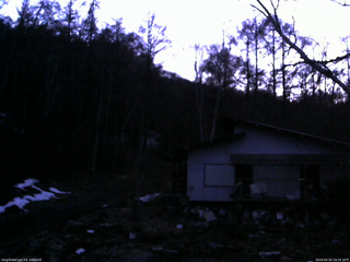 長野県菅平高原 ゆたか山荘 西側(坂上) 2026/04/03 18:30