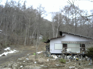 長野県菅平高原 ゆたか山荘 西側(坂上) 2026/04/04 08:45