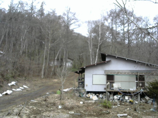 長野県菅平高原 ゆたか山荘 西側(坂上) 2026/04/04 15:15