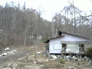 長野県菅平高原 ゆたか山荘 西側(坂上) 2026/04/04 15:45