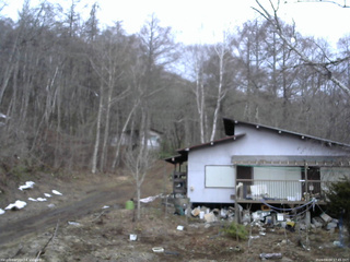 長野県菅平高原 ゆたか山荘 西側(坂上) 2026/04/04 17:45