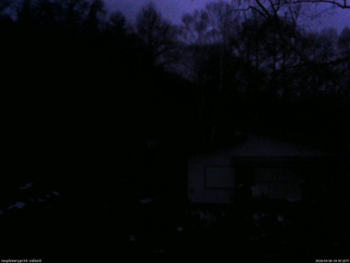 長野県菅平高原 ゆたか山荘 西側(坂上) 2026/04/04 18:30