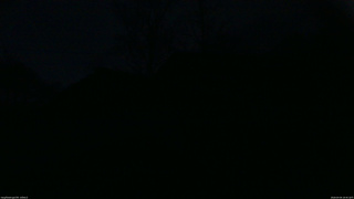 長野県菅平高原 ゆたか山荘 駐車場奥 2026/04/04 18:45