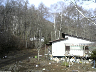 長野県菅平高原 ゆたか山荘 西側(坂上) 2026/04/05 08:00