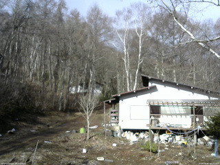 長野県菅平高原 ゆたか山荘 西側(坂上) 2026/04/05 08:15