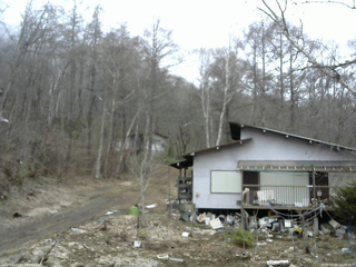 長野県菅平高原 ゆたか山荘 西側(坂上) 2026/04/05 13:00