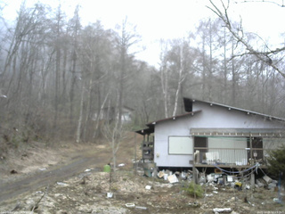 長野県菅平高原 ゆたか山荘 西側(坂上) 2026/04/05 17:15