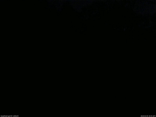 長野県菅平高原 ゆたか山荘 西側(坂上) 2026/04/05 18:45