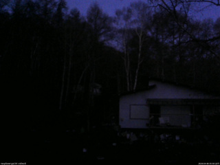 長野県菅平高原 ゆたか山荘 西側(坂上) 2026/04/06 05:00