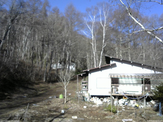 長野県菅平高原 ゆたか山荘 西側(坂上) 2026/04/06 08:00