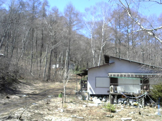 長野県菅平高原 ゆたか山荘 西側(坂上) 2026/04/06 11:15