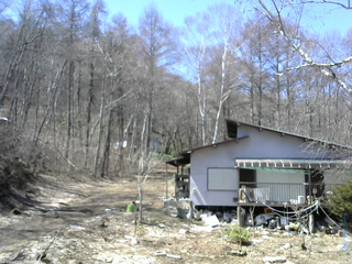 長野県菅平高原 ゆたか山荘 西側(坂上) 2026/04/06 11:30