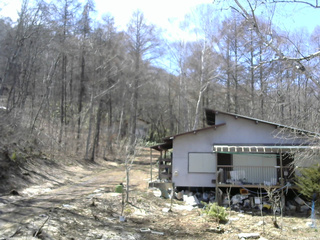 長野県菅平高原 ゆたか山荘 西側(坂上) 2026/04/06 12:30