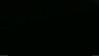 長野県菅平高原 ゆたか山荘 駐車場奥 2026/04/06 19:00