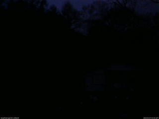 長野県菅平高原 ゆたか山荘 西側(坂上) 2026/04/07 05:00