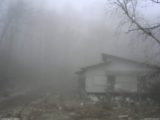 長野県菅平高原 ゆたか山荘 西側(坂上) 2026/04/07 12:00