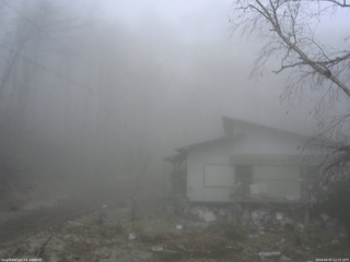 長野県菅平高原 ゆたか山荘 西側(坂上) 2026/04/07 12:15