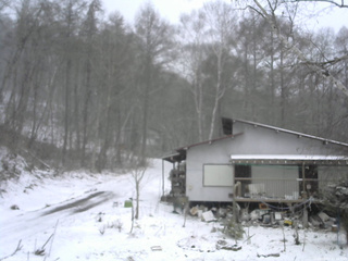 長野県菅平高原 ゆたか山荘 西側(坂上) 2026/04/07 16:45