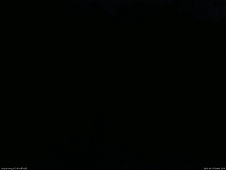 長野県菅平高原 ゆたか山荘 西側(坂上) 2026/04/07 18:45