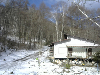 長野県菅平高原 ゆたか山荘 西側(坂上) 2026/04/08 08:15