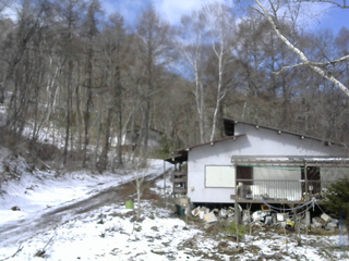 長野県菅平高原 ゆたか山荘 西側(坂上) 2026/04/08 09:00