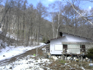長野県菅平高原 ゆたか山荘 西側(坂上) 2026/04/08 09:45