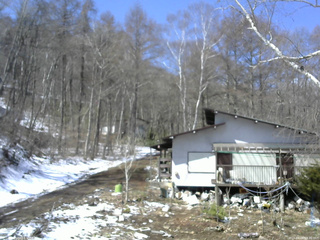 長野県菅平高原 ゆたか山荘 西側(坂上) 2026/04/08 10:30