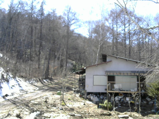 長野県菅平高原 ゆたか山荘 西側(坂上) 2026/04/08 14:15
