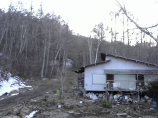 長野県菅平高原 ゆたか山荘 西側(坂上) 2026/04/08 17:45