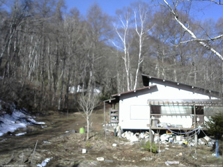 長野県菅平高原 ゆたか山荘 西側(坂上) 2026/04/09 08:15