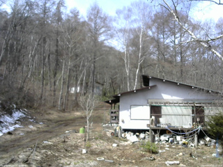 長野県菅平高原 ゆたか山荘 西側(坂上) 2026/04/09 10:15
