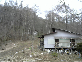 長野県菅平高原 ゆたか山荘 西側(坂上) 2026/04/09 15:15