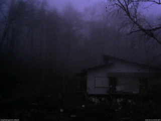 長野県菅平高原 ゆたか山荘 西側(坂上) 2026/04/11 05:00