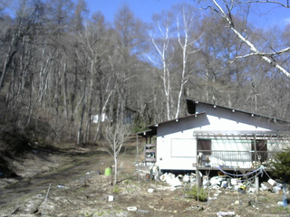 長野県菅平高原 ゆたか山荘 西側(坂上) 2026/04/11 09:15