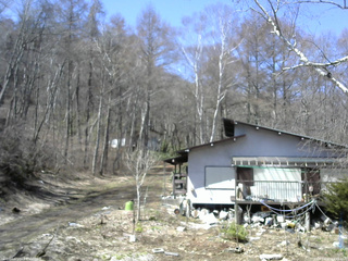 長野県菅平高原 ゆたか山荘 西側(坂上) 2026/04/11 10:45