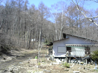 長野県菅平高原 ゆたか山荘 西側(坂上) 2026/04/11 11:00