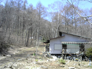 長野県菅平高原 ゆたか山荘 西側(坂上) 2026/04/11 11:30