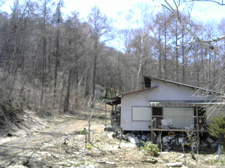 長野県菅平高原 ゆたか山荘 西側(坂上) 2026/04/11 13:15