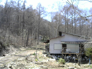 長野県菅平高原 ゆたか山荘 西側(坂上) 2026/04/11 13:30