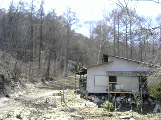 長野県菅平高原 ゆたか山荘 西側(坂上) 2026/04/11 14:00