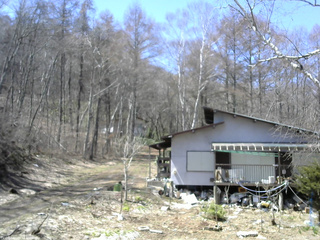 長野県菅平高原 ゆたか山荘 西側(坂上) 2026/04/12 11:30