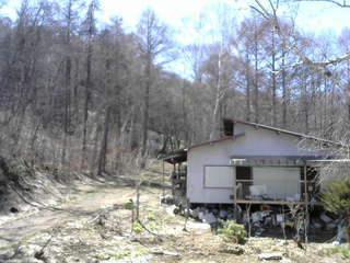 長野県菅平高原 ゆたか山荘 西側(坂上) 2026/04/12 13:30