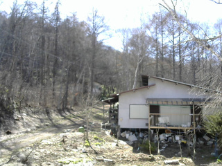 長野県菅平高原 ゆたか山荘 西側(坂上) 2026/04/12 14:30