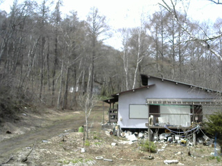長野県菅平高原 ゆたか山荘 西側(坂上) 2026/04/13 11:00