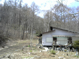 長野県菅平高原 ゆたか山荘 西側(坂上) 2026/04/13 11:30