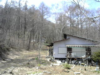 長野県菅平高原 ゆたか山荘 西側(坂上) 2026/04/13 11:45