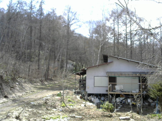 長野県菅平高原 ゆたか山荘 西側(坂上) 2026/04/13 14:00
