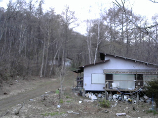 長野県菅平高原 ゆたか山荘 西側(坂上) 2026/04/14 18:00